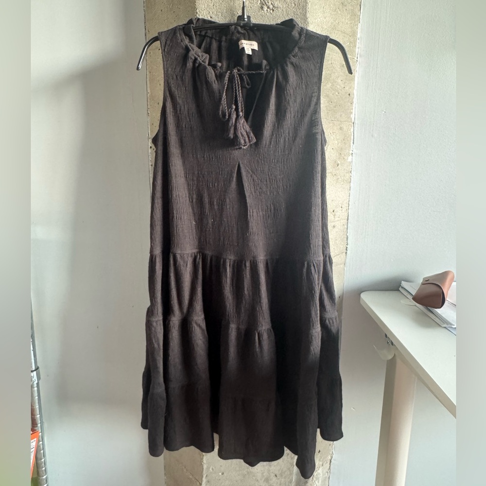 Max Studio Sleeveless Black Tiered Dress